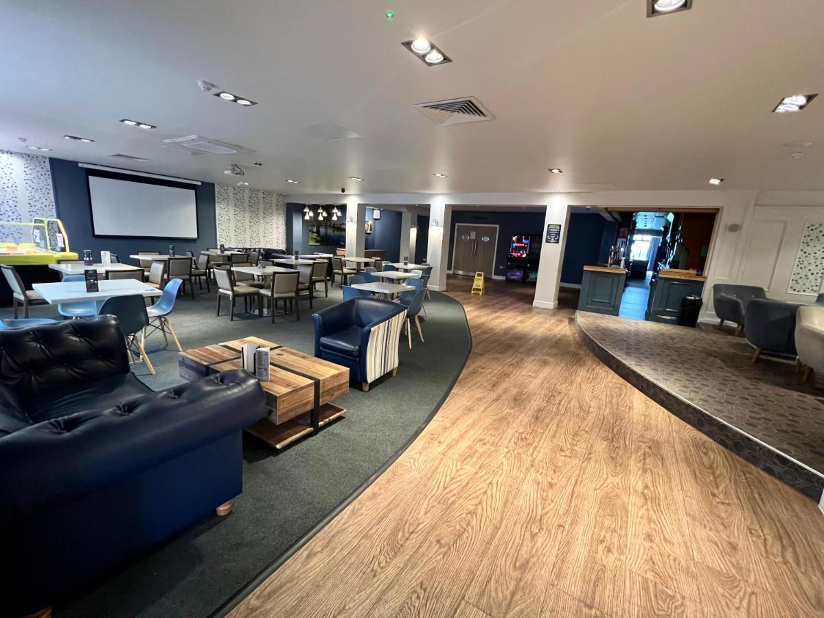 Mallard Corner, Cosy Cotswold Lakeview Lodge South Cerney Ngoại thất bức ảnh